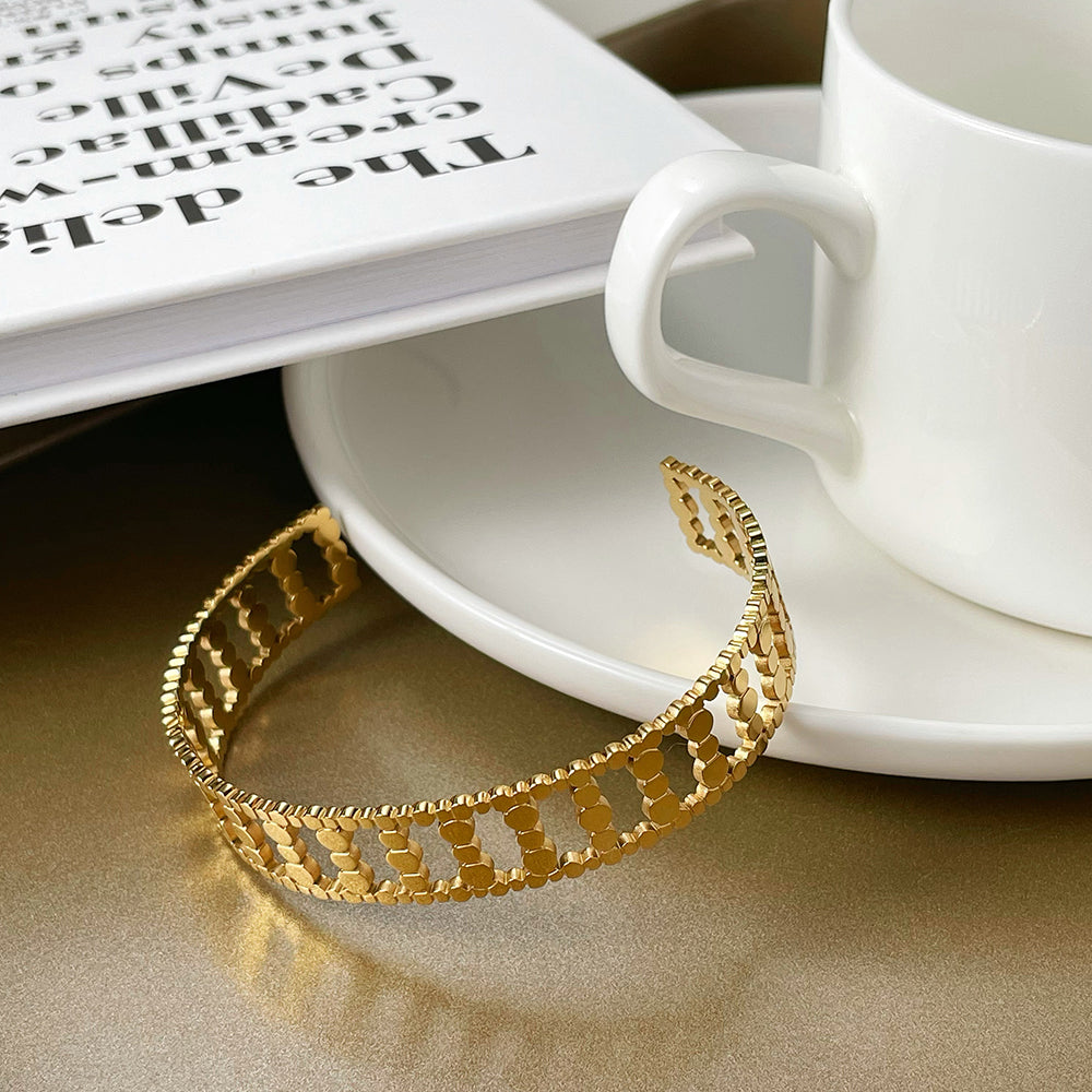 Zara Round Dot Bracelet