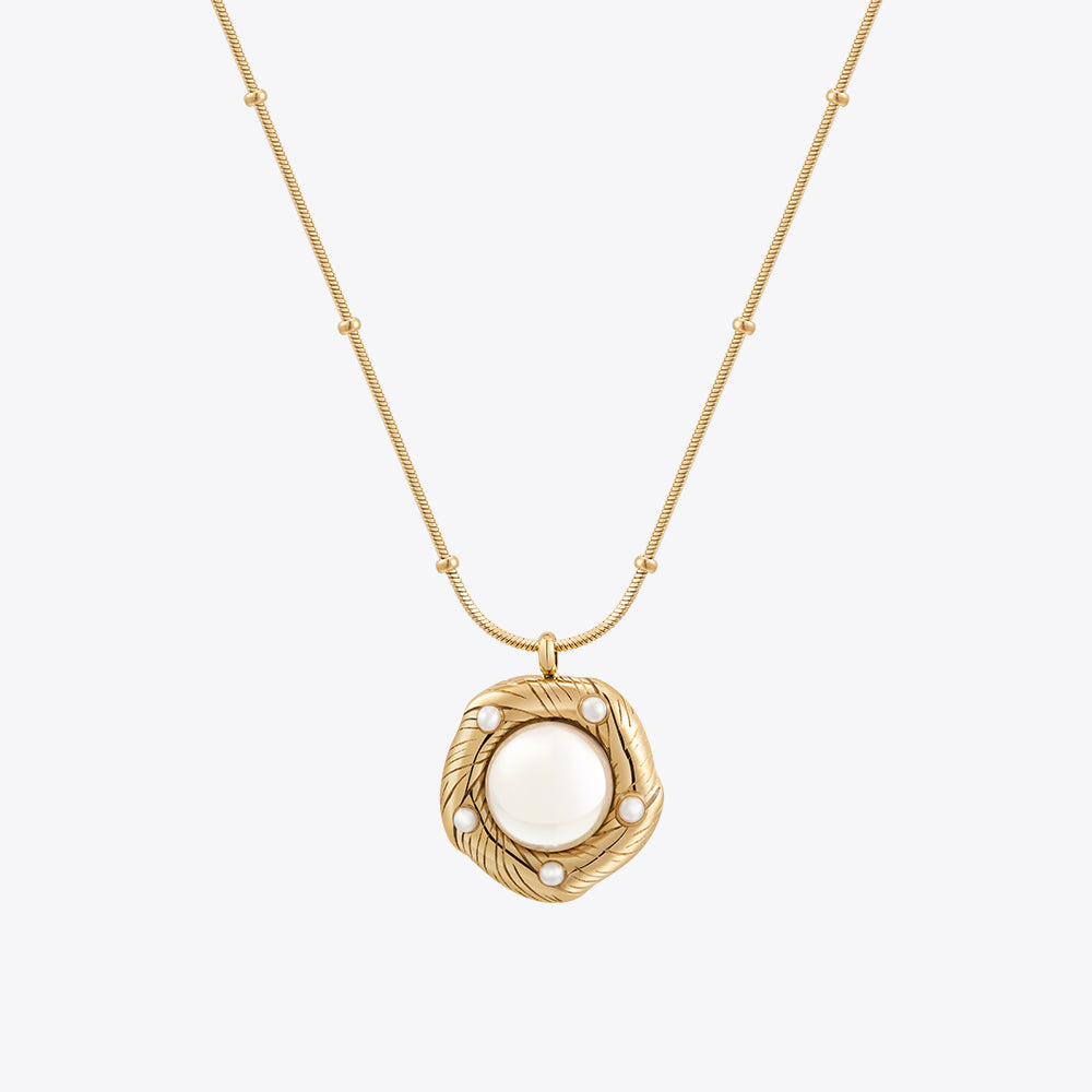 Daphne Pearl Pendant Necklace